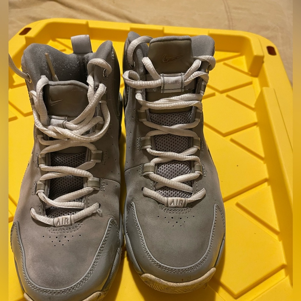 NIKE Air Flight 2004 Size 7 309266-011